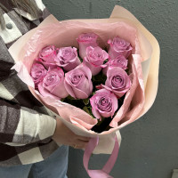 Сочные 11 роз с доставкой в Краснодаре