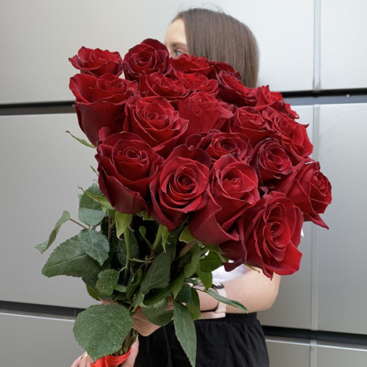 Букет из 21 розы Эквадор  с доставкой в Краснодаре