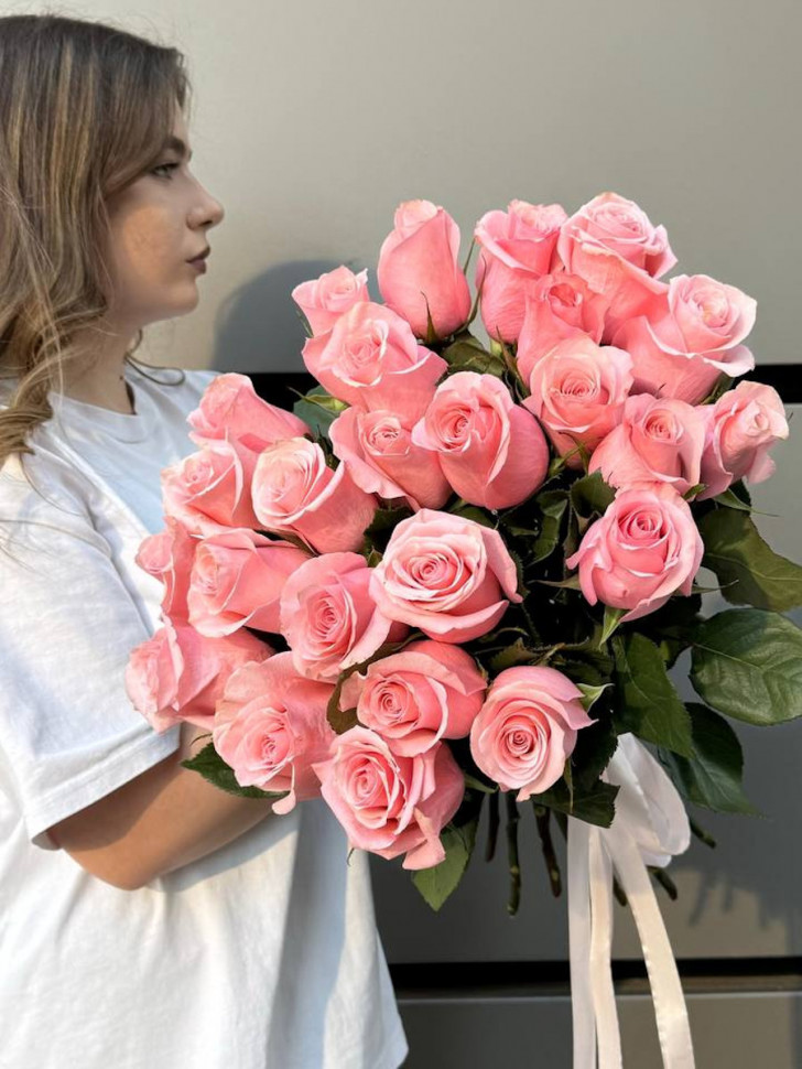 25 эквадорских роз (60 см)