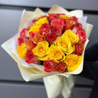 Букет из 35 кенийских роз с доставкой в Краснодаре