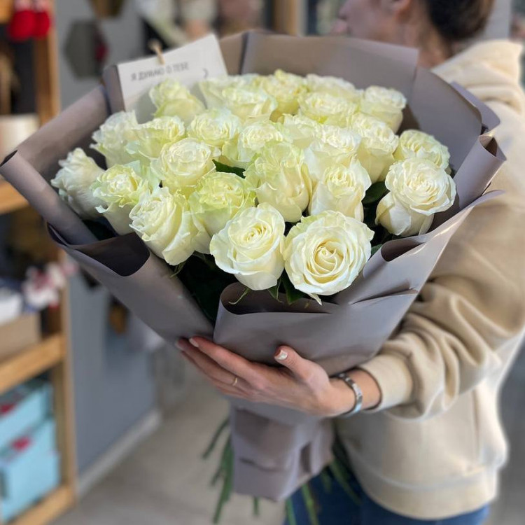 25 высоких роз Эквадор  с доставкой в Краснодаре
