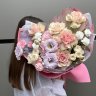 Букет с нежной эустомой и французской розой
