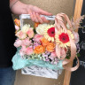 Сочная коробка с цветами