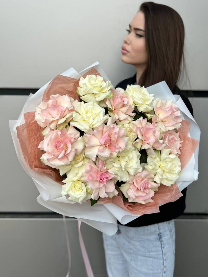 Букет из 17 кенийских роз 