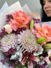 Букет из одноголовых хризантем, лилий и роз «Сочный»