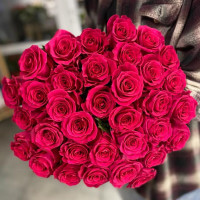 Прелестные розы (33 шт.) с доставкой в Краснодаре