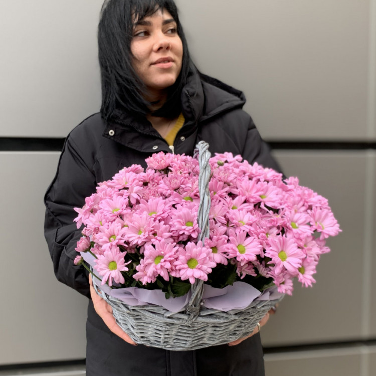 Корзина хризантем с доставкой в Краснодаре