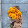 Яркий букет осенних хризантем