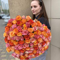 Розы Эквадор 101 шт (60 см) с доставкой в Краснодаре