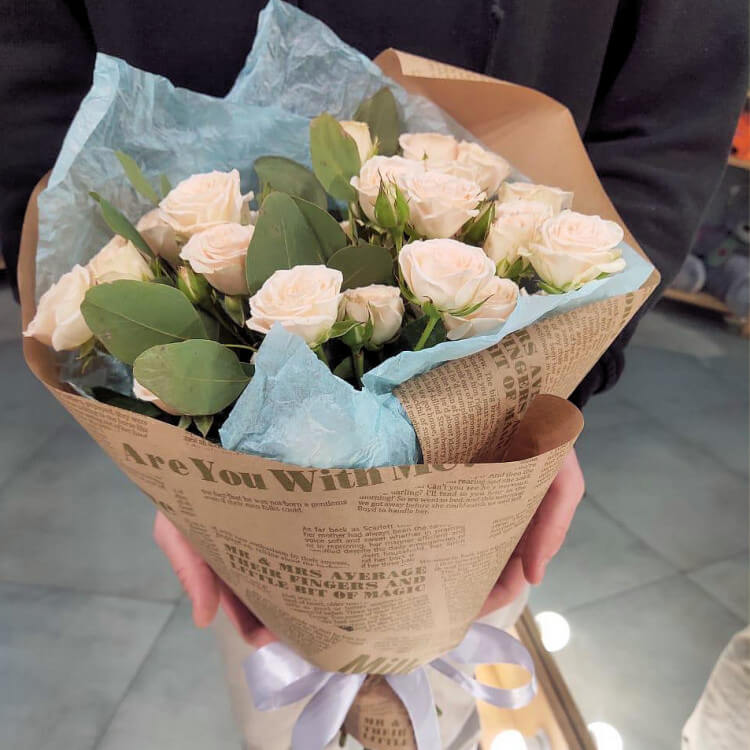 Букет из Кустовой розы с доставкой в Краснодаре