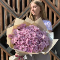 15 веток хризантемы в оформлении с доставкой в Краснодаре