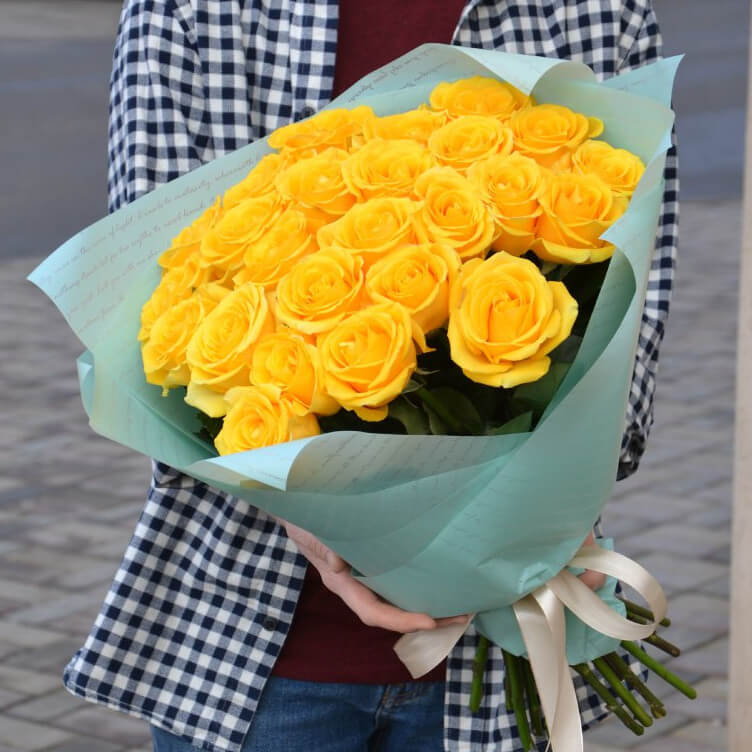 Солнечный букет из 45 роз