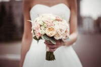 Букет невесты с пионовидными розами с доставкой в Краснодаре