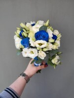 Букет невесты с синими розами с доставкой в Краснодаре