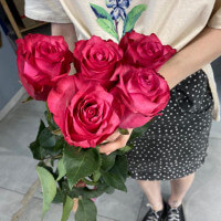Очаровательные розы (5 шт.) с доставкой в Краснодаре